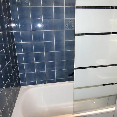 - T2 Renove Avec Balcon Proche Et Centre - Fr-1-420-91